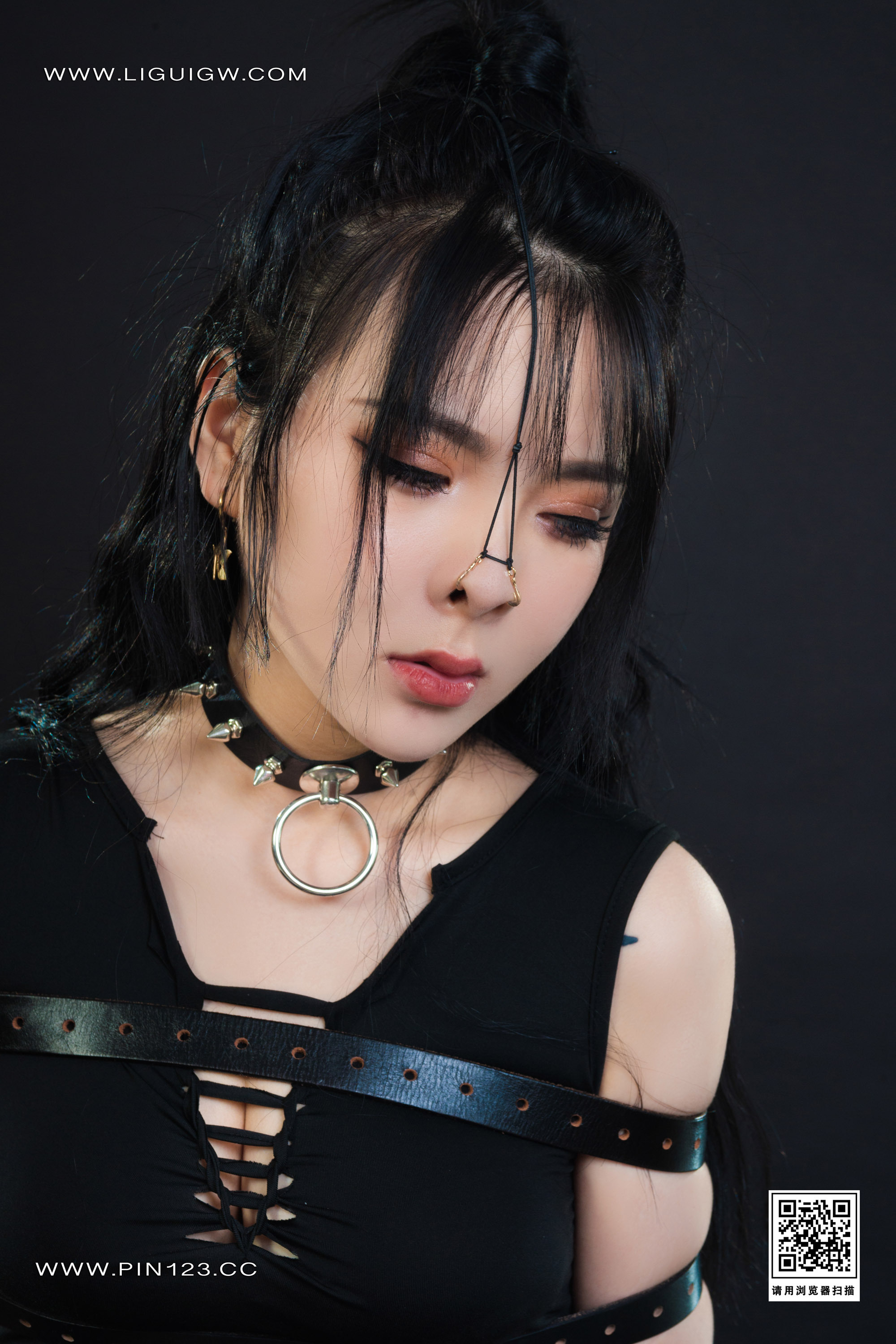 Ligui丽柜 2023.08.18 撕袜四马 小七